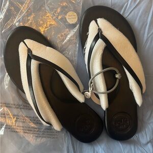 NWT Soléil sea sandals non patent black out